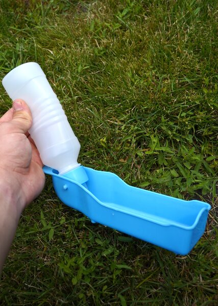 ANIMAL utazós palack kutyáknak 250 ml, rózsaszín