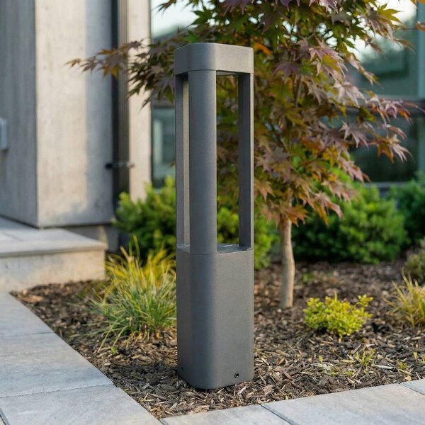 Lucande LED állólámpa Pirron, 50 cm, háromszögletű, IP54, Fekete, Alumínium, Modern