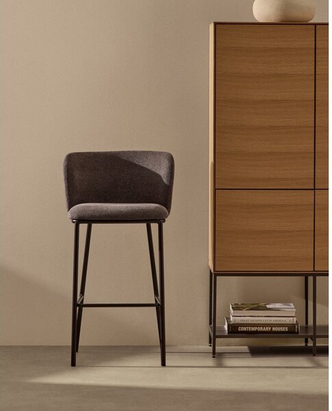 Sötétszürke bárszék (ülésmagasság 65 cm) Ciselia – Kave Home