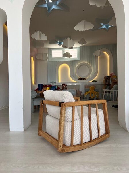 Hintafotel Kidmen (fehér). Akció -29%