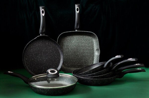 Berretti BR-5944 Tivano Univerzális serpenyő 20cm - Fekete