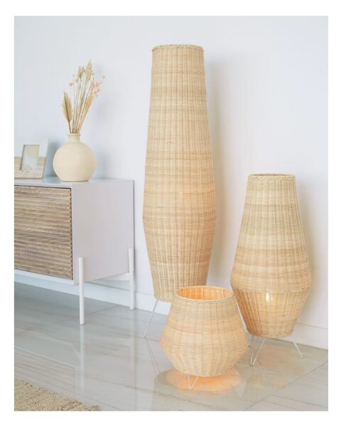 Natúr színű rattan állólámpa rattan búrával (magasság 120 cm) Kamaria – Kave Home