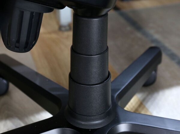 Noblechairs teleszkóp takaró EPIC/ICON/HERO szériás székekhez (NBL-SP-PLS-001)