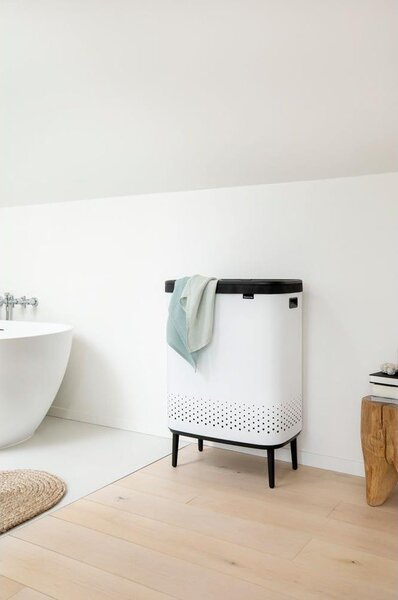 BRABANTIA Bo Laundry Bin lábakon álló szennyestartó szellőző nyílásokkal tépőzáras mosható szennyesgyűjtő zsák Bo forma extra nagy méret 2x45L acél fehér - 200540