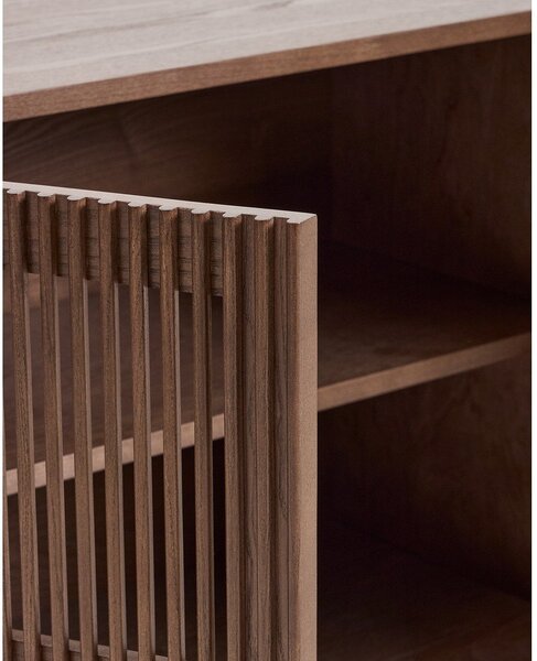 Sötétbarna komód diófa dekorral 181x71,5x42,5 cm Beyla – Kave Home
