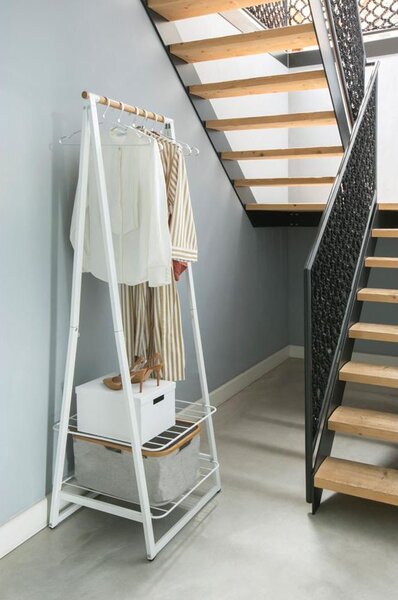 BRABANTIA Linn Clothes Rack Small ruhatartó állvány. 606x1900x570mm kis méret. 2db állítható magasságú rácsos polc. bambusz rúd. acél váz. fehér - 118227