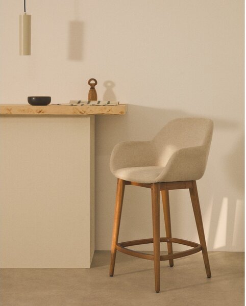 Bézs kárpitozott karfás bárszék (ülésmagasság 66 cm) Konna – Kave Home