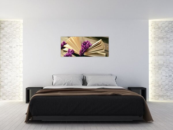 Kép egy könyvröl és a lila virágok (120x50 cm)