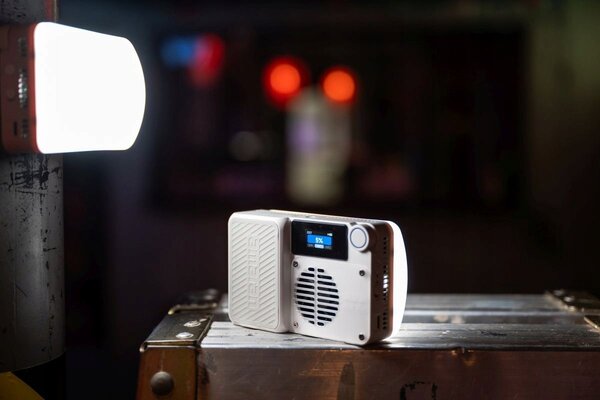 Naświetlacz Aputure amaran Ace 25c (White)