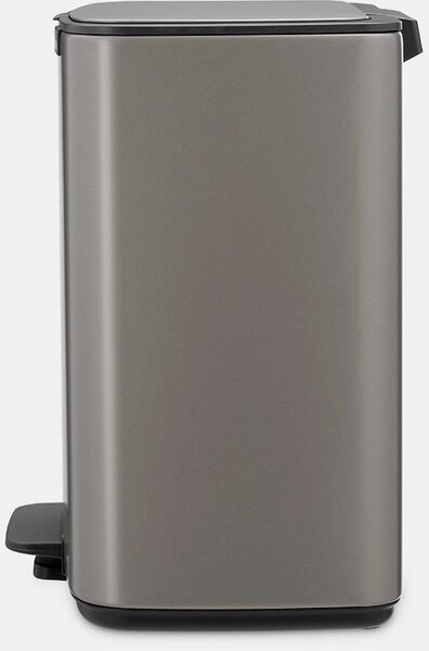 Brabantia Bo Pedal Bin pedálos hulladékgyűjtő szagmentesen záródó Soft-Close fedél, karcsú, négyzetes forma, műanyag tartály, 12L - C méret, acél, platinaszürke - 238062