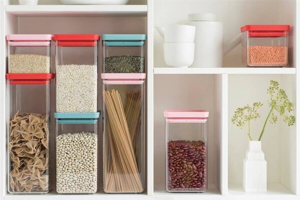 BRABANTIA tárolóedény 1.6L. egymásra rakható. légmentes záródás. szögletes. világosszürke. átlátszó műanyag tartály - 122484