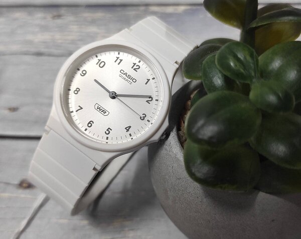 Casio MQ 24B 7BEF Collection Unisex Óra