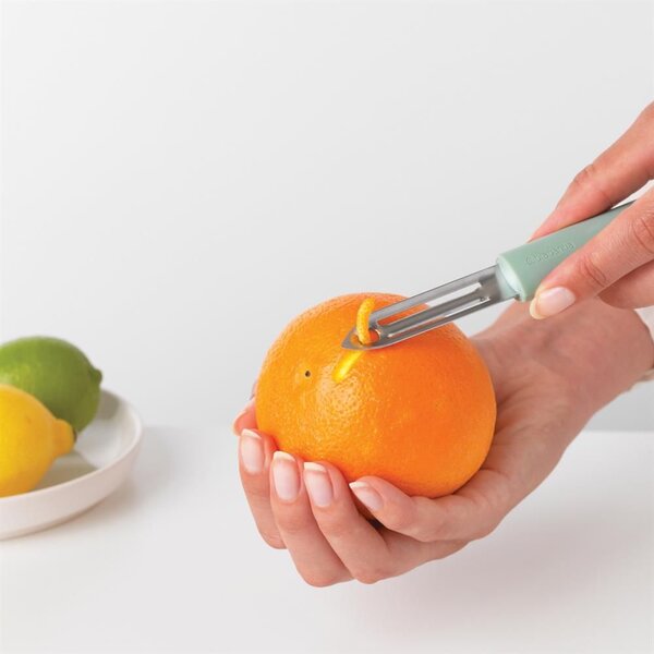 Brabantia Tasty+ Slice & Dice hámozó, szemkiszedő a foltok kiszűrésére, bal- és jobbkezes használat, akasztóval, r.m. acél, műanyag, jáde zöld - 122941