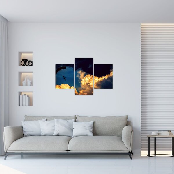 Ejtőernyős a felhőkben képe (90x60 cm)