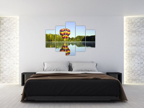 Hőlégballon a tónál képe (150x105 cm)