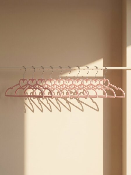 Sinsay - Vállfák szívmotívummal és bársonyos felülettel 10 pack - pasztellpink