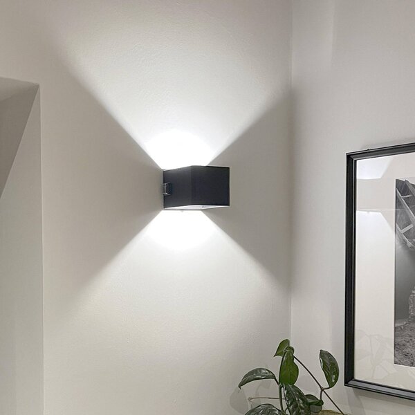 Brilliant LED-es, újratölthető kültéri fali lámpa Iseo, fekete, szélesség 10 cm,, Fekete, Műanyag, Modern