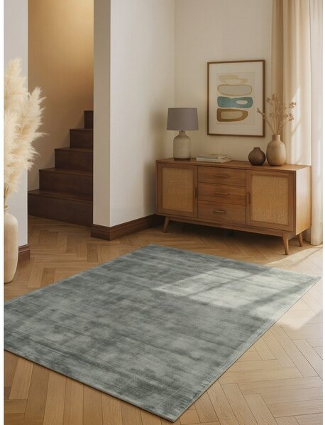 Világoskék kézi szövésű viszkóz szőnyeg 120x180 cm Noemi – Vikosa