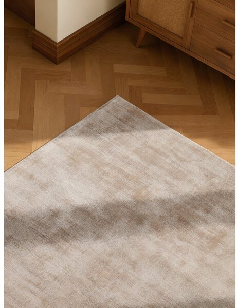 Bézs kézi szövésű viszkóz szőnyeg 80x150 cm Noemi – Vikosa
