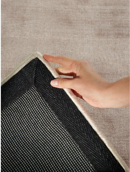 Bézs kézi szövésű viszkóz szőnyeg 80x150 cm Noemi – Vikosa