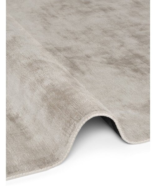 Szürke kézi szövésű viszkóz szőnyeg 120x180 cm Noemi – Vikosa
