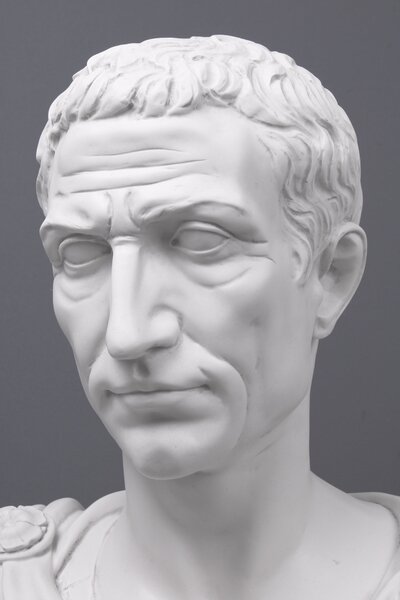 Julius Caesar mellszobor - Római császár márvány luxus lakberendezés