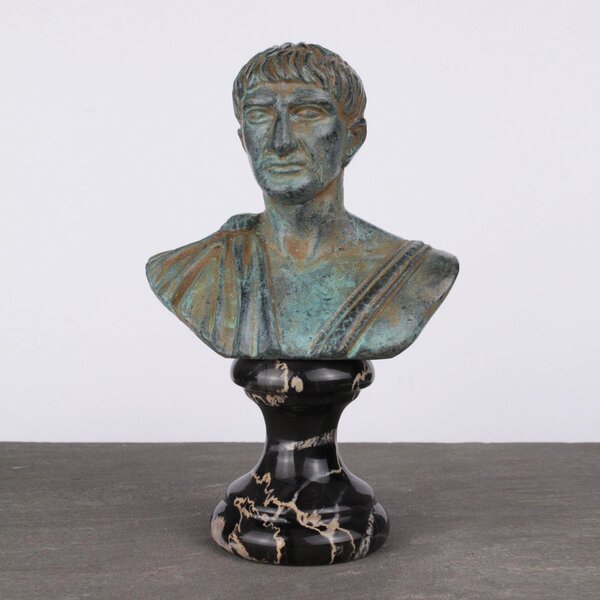 Traianus Mellszobor (Bronz) kis miniszobor zöld múzeum