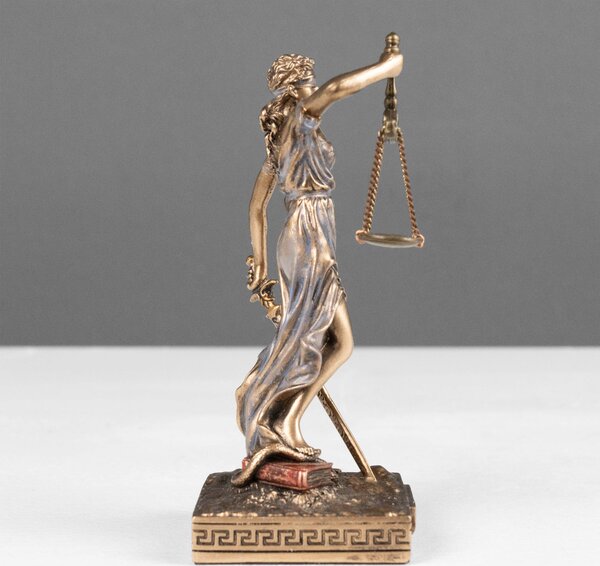 Justitia Istennő Szobra (Kis szobor)