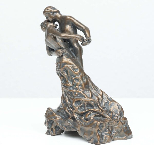 A keringő szobor (kicsi, La Valse szobor Claudel műve) romantikus