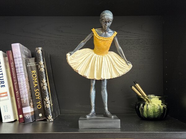 Kecses Balerina Szobor (Degas táncosnő)