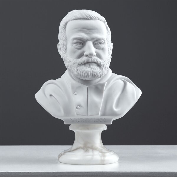Victor Hugo Mellszobor — A Francia Romantika Mestere Szobor
