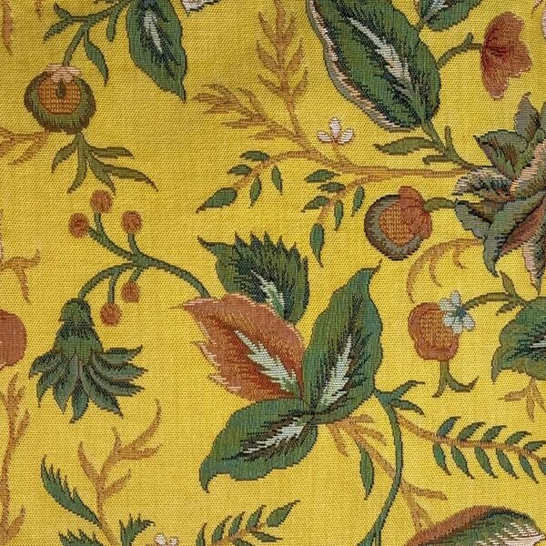 Sárga párnahuzat, bazsarózsa – Toile de Jouy botanikai design