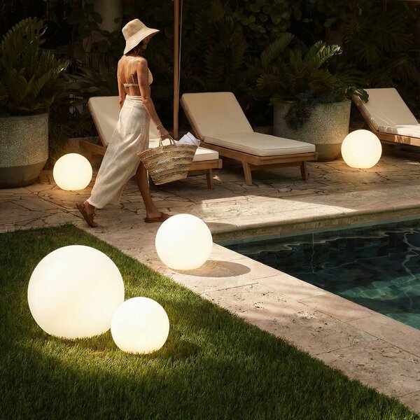 Lindby LED napelemes lámpák Lago, 3 darabos szett, gömbök, földi tüske, fehér, Fehér / opál, Műanyag, Modern