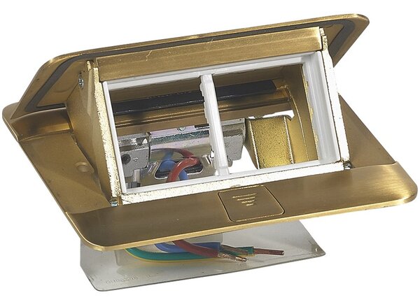 Legrand 054016 csatlakozóaljzat