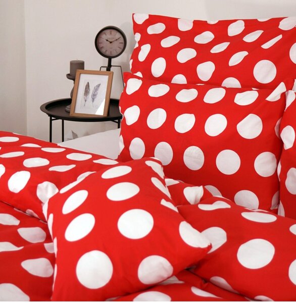 EMI Dots piros ágyneműhuzat, A standard egyszemélyes ágy szett tartalma: 1x 140x200 + 1x 70x90