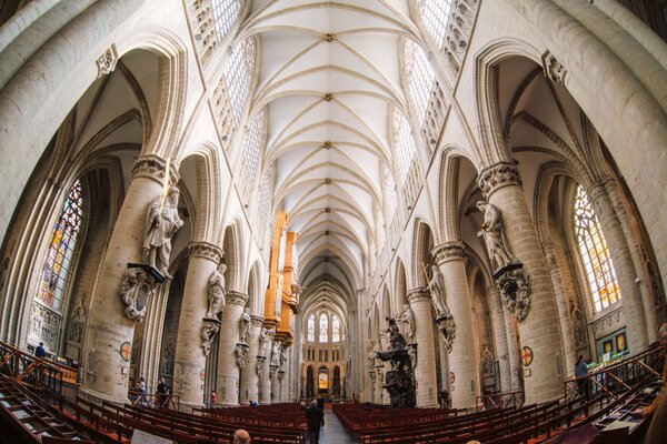 Vlies Fotótapéta - Interior of the Cathedral - 375x250 cm