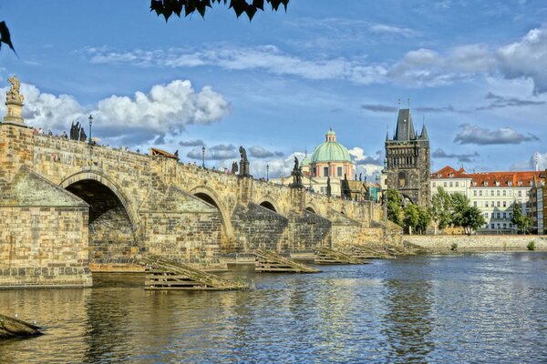 Vlies Fotótapéta - View of the Charles bridge - 375x250 cm