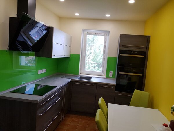 Wallplex falburkoló konyhapanel Egyszínű (Méret: Közepes 60x180, Szín: Fekete 502)