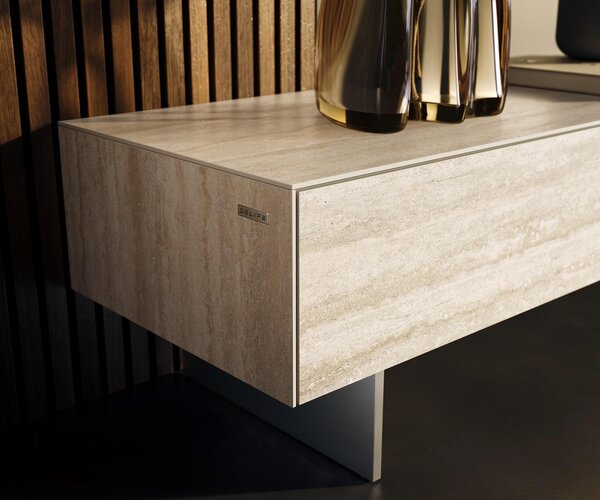 DELIFE TV szekrény Cuor 200 cm kerámia Laminam® Travertino Bianco krémfehér 1 billenő ajtó 1 fiókos lebegő
