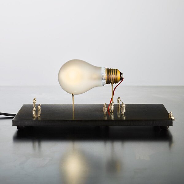 Asztali lámpa Ingo Maurer, I Ricchi Poveri Monument, dimmable, Fekete, Nappali, Fém, Dizájn